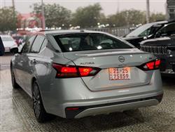 نيسان ألتيما